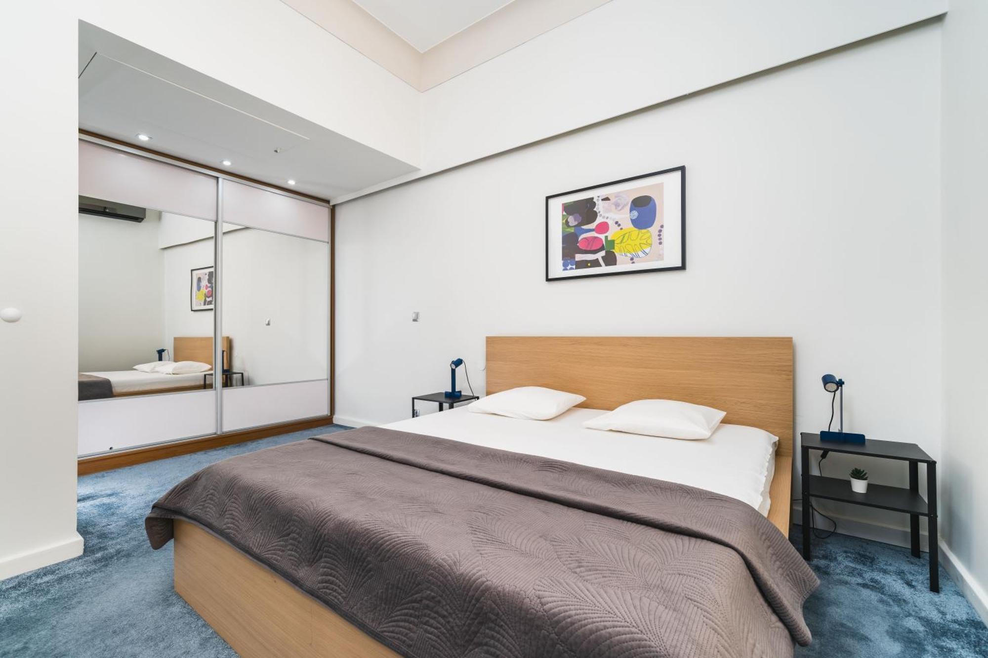 Old Town Luxe Retreat - King Bed - Steps To Main Square Apartment คราคูฟ ภายนอก รูปภาพ
