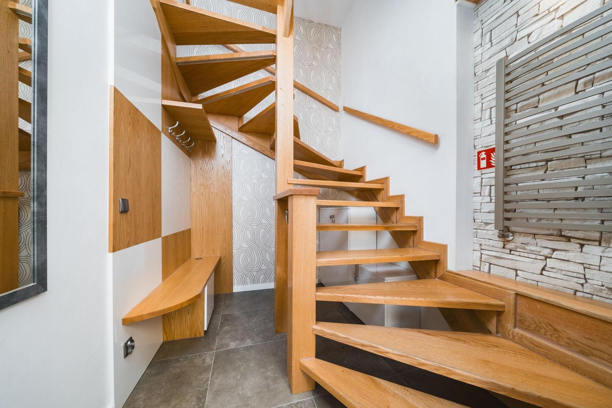 Old Town Luxe Retreat - King Bed - Steps To Main Square Apartment คราคูฟ ภายนอก รูปภาพ