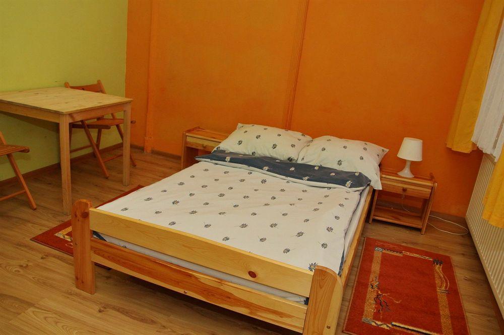 Old Town Luxe Retreat - King Bed - Steps To Main Square Apartment คราคูฟ ภายนอก รูปภาพ