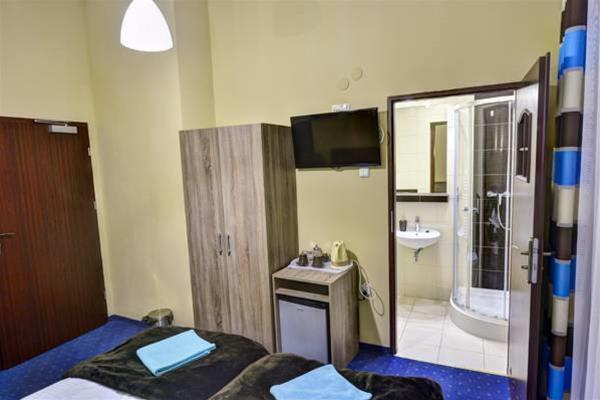 Old Town Luxe Retreat - King Bed - Steps To Main Square Apartment คราคูฟ ภายนอก รูปภาพ