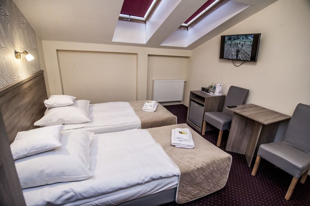 Old Town Luxe Retreat - King Bed - Steps To Main Square Apartment คราคูฟ ภายนอก รูปภาพ